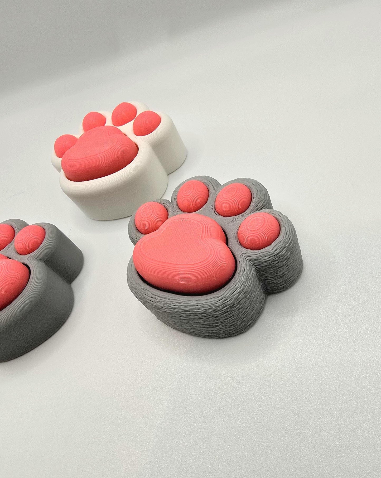 Super cute cat paw fidget clicky / fidget toy /stress toy