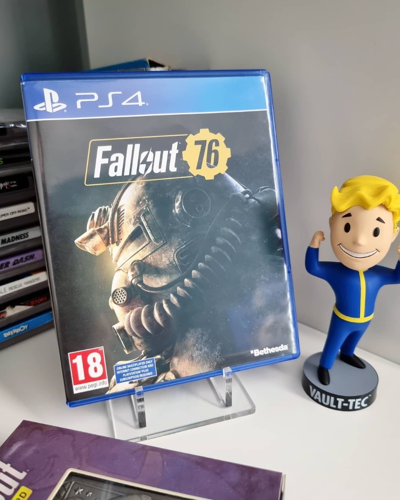 Videogame display stand - Retro Game display stand - Blu-ray/DVD stand